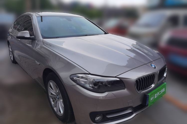 Used BMW 5 Series 2015 520i Elegant Edition Front Right 45 Deg