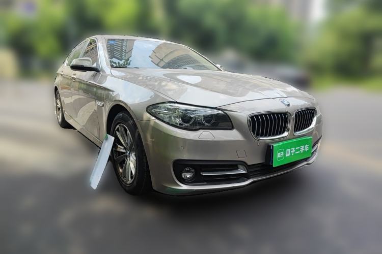 Used BMW 5 Series 2015 520i Elegant Edition Front Right 45 Deg
