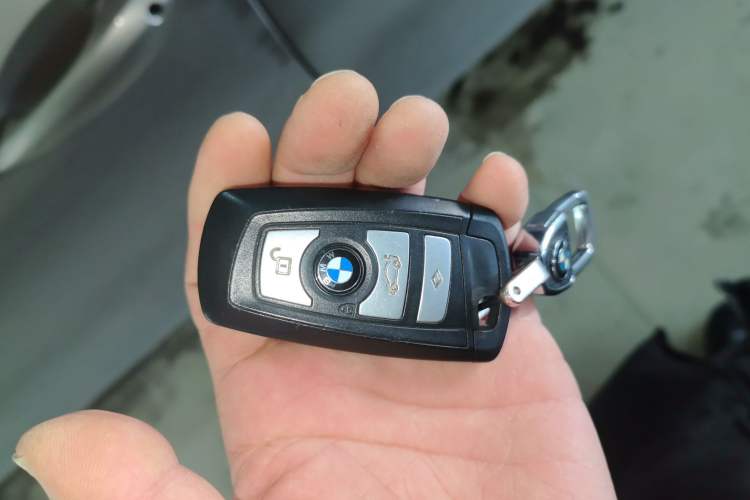 Used BMW 5 Series 2015 520i Elegant Edition Interior 1