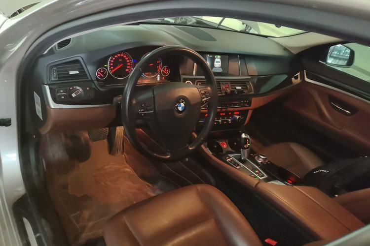 Used BMW 5 Series 2015 520i Elegant Edition Interior 2