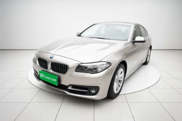 Ojetý BMW 5 Series 2015 520i Elegant Edition