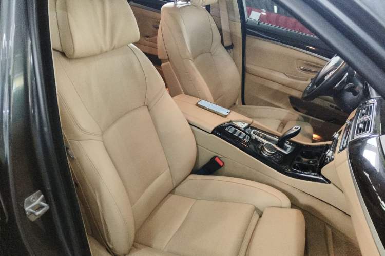 Used BMW 5 Series 2015 535Li Leading Model Right Front Seat