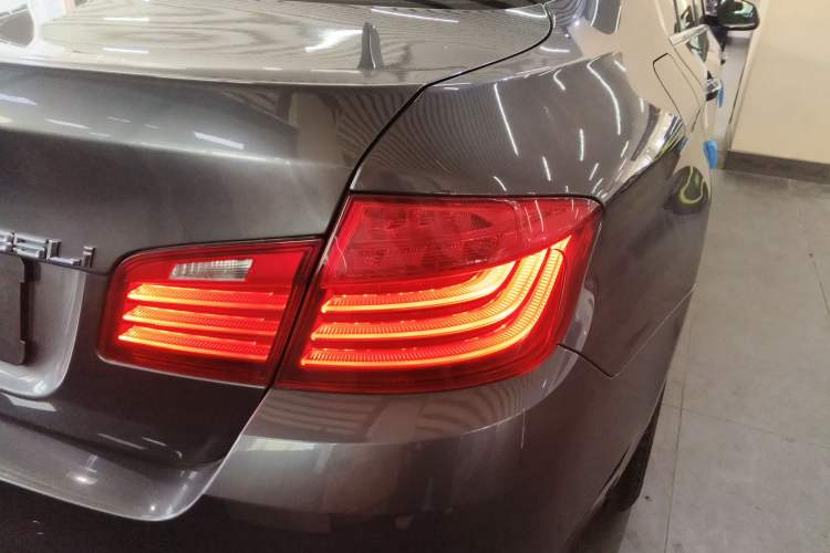 Used BMW 5 Series 2015 535Li Leading Model Right Rear Taillight