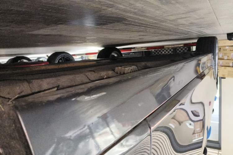Used BMW 5 Series 2015 535Li Leading Model Right Side Sill