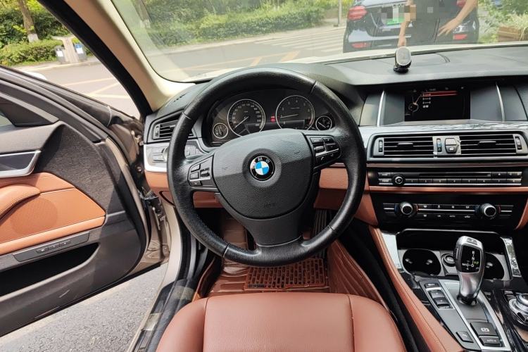 Used BMW 5 Series 2015 520i Elegant Edition Steering Wheel
