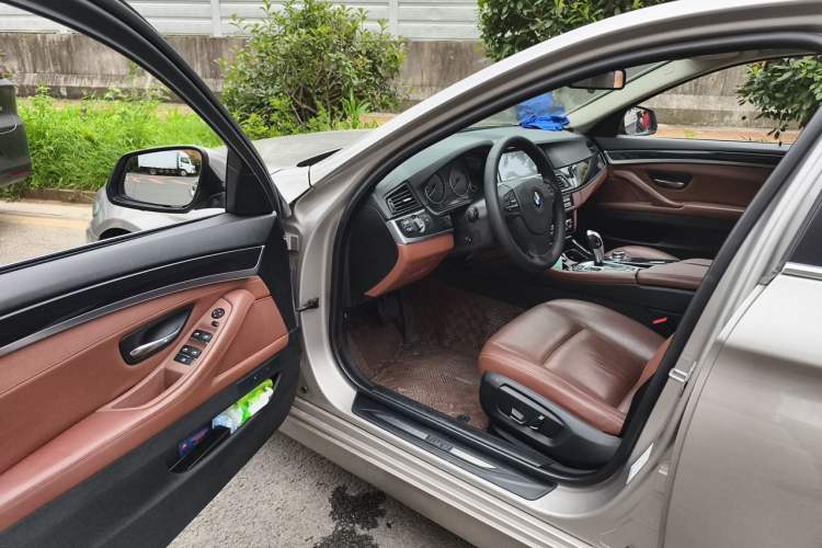 Used BMW 5 Series 2015 520i Elegant Edition Driver Seat