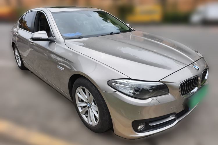 Used BMW 5 Series 2015 520i Elegant Edition Front Right 45 Deg