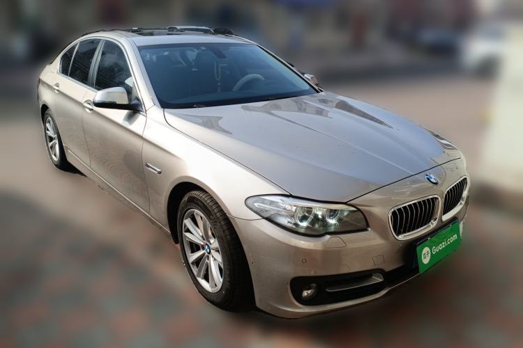 Used BMW 5 Series 2015 520i Elegant Edition Front Right 45 Deg