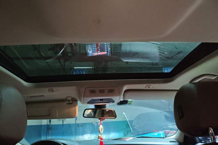 Used BMW 5 Series 2015 520i Elegant Edition Headliner