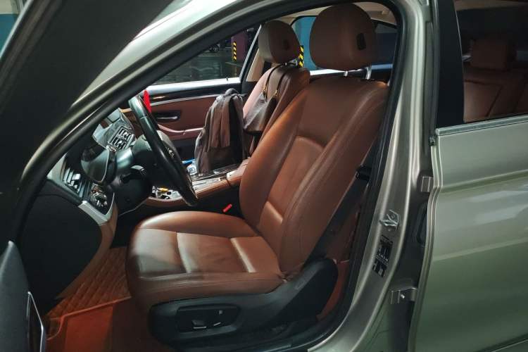 Used BMW 5 Series 2015 520i Elegant Edition Left Front Seat