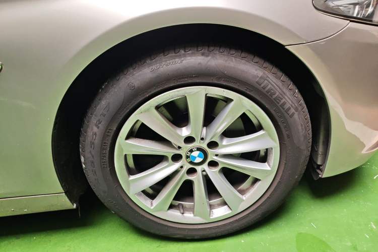 Used BMW 5 Series 2015 520i Elegant Edition Right Front Wheel Hub