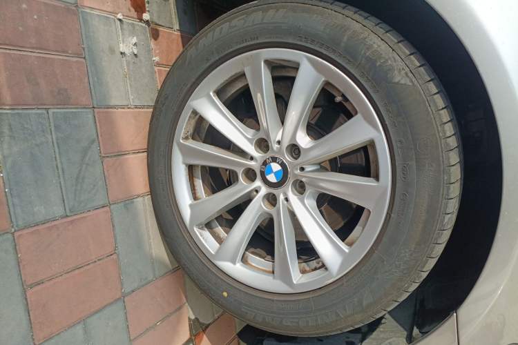 Used BMW 5 Series 2015 520i Elegant Edition Right Front Wheel Hub