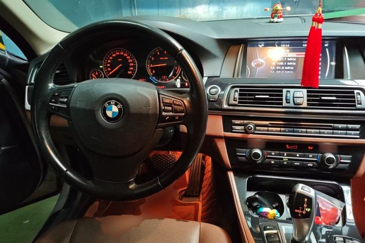 Used BMW 5 Series 2015 520i Elegant Edition Steering Wheel