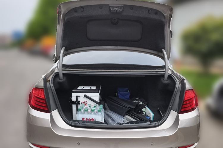 Used BMW 5 Series 2015 520i Elegant Edition Trunk
