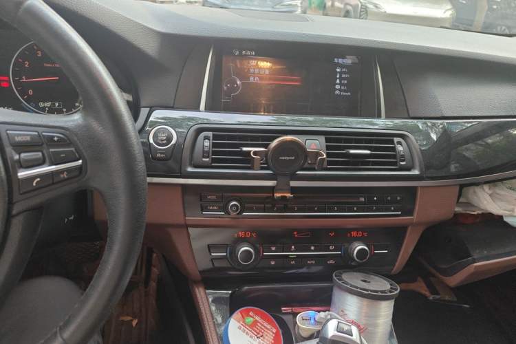 Used BMW 5 Series 2015 520i Elegant Edition Audio And AC Panel