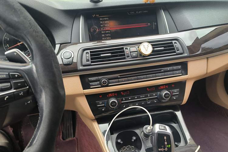 Used BMW 5 Series 2015 535Li Leading Model Audio And AC Panel