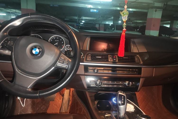 Used BMW 5 Series 2015 535Li Leading Model Center Console