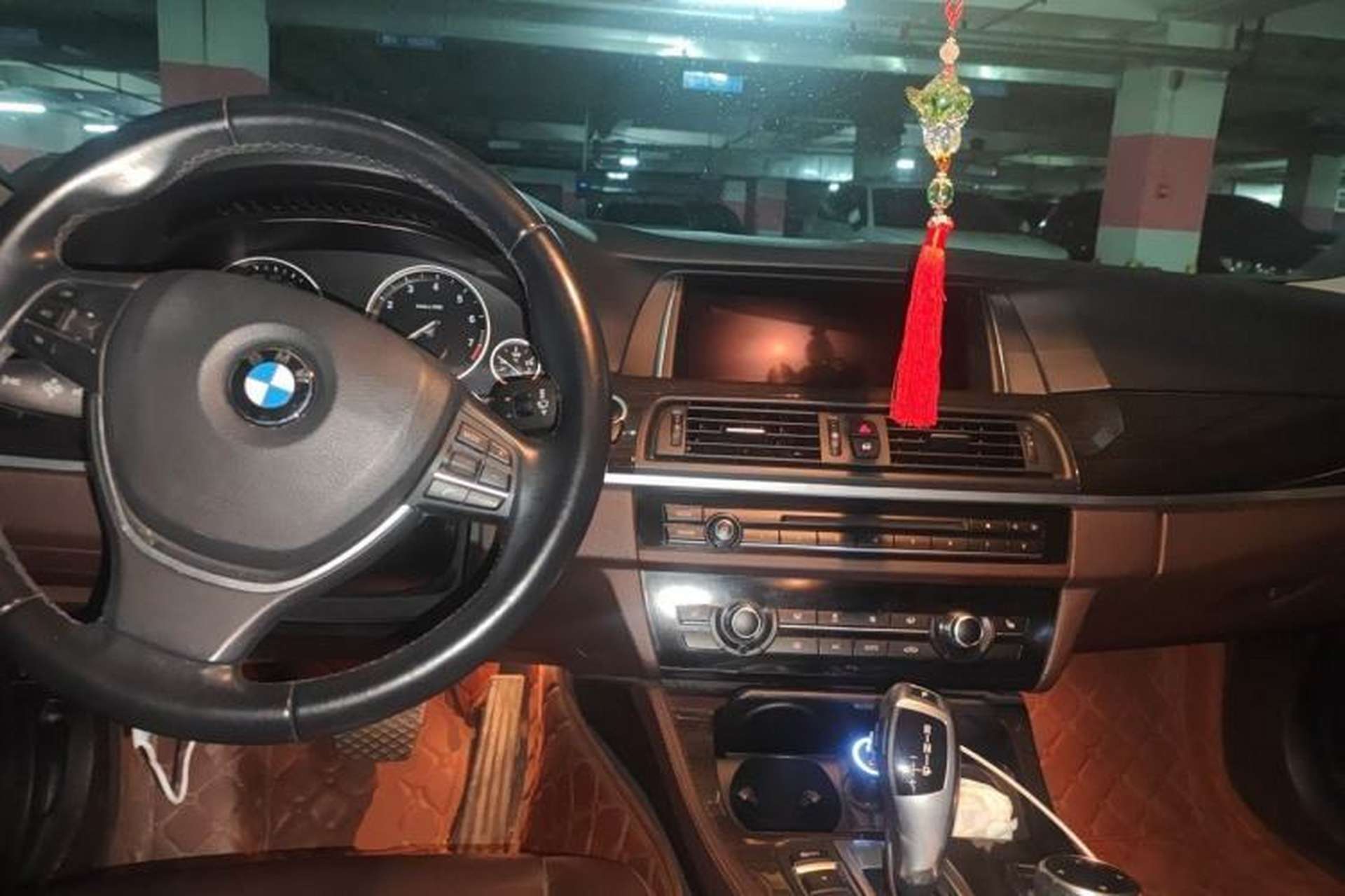 Used BMW 5 Series 2015 535Li Leading Model Center Console