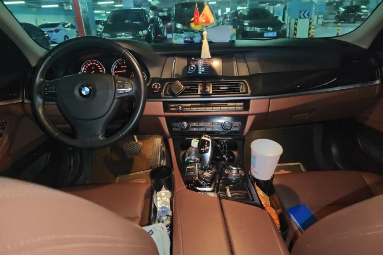 Used BMW 5 Series 2015 520i Elegant Edition Center Console