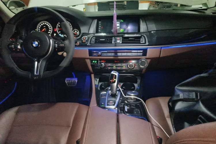 Used BMW 5 Series 2015 520i Elegant Edition Center Console