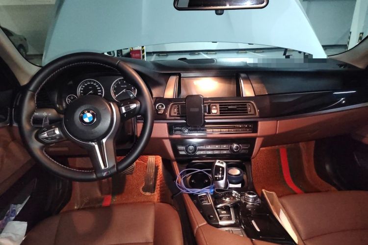 Used BMW 5 Series 2015 520i Elegant Edition Center Console