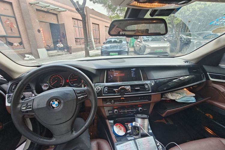 Used BMW 5 Series 2015 520i Elegant Edition Center Console