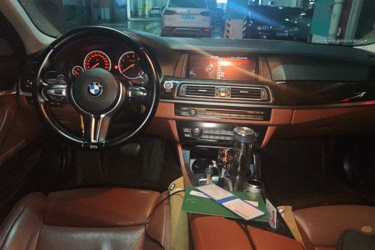 Used BMW 5 Series 2015 535Li Leading Model Center Console