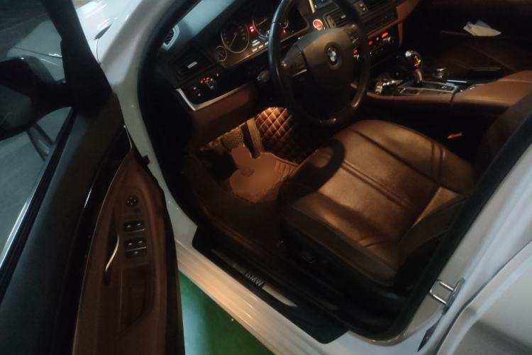 Used BMW 5 Series 2015 520i Elegant Edition Driver Seat