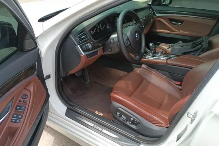 Used BMW 5 Series 2015 535Li Leading Model Driver Seat