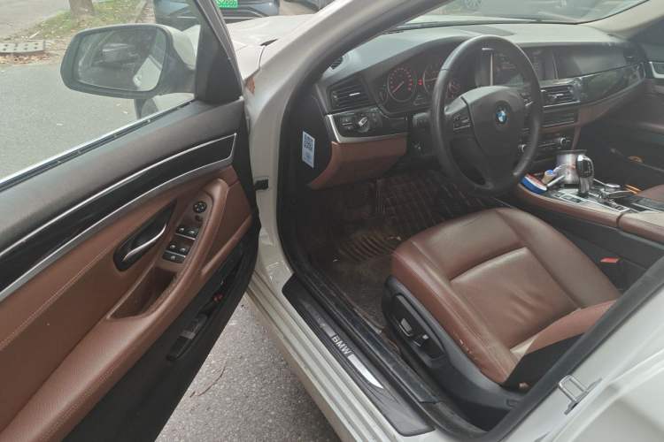 Used BMW 5 Series 2015 520i Elegant Edition Driver Seat