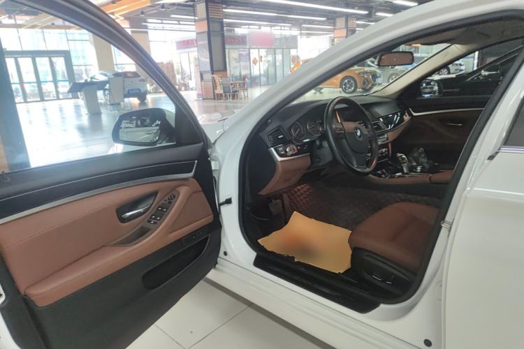 Used BMW 5 Series 2015 520i Elegant Edition Driver Seat