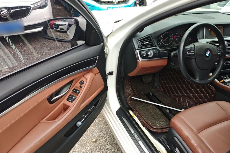 Used BMW 5 Series 2015 520i Elegant Edition Driver Seat