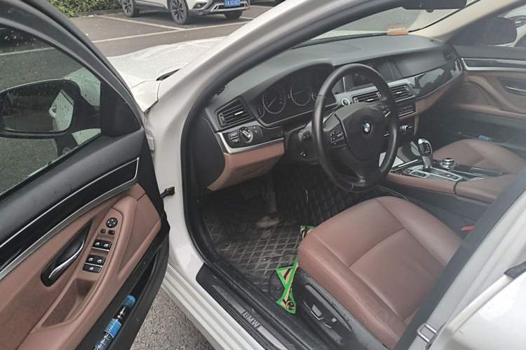 Used BMW 5 Series 2015 520i Elegant Edition Driver Seat