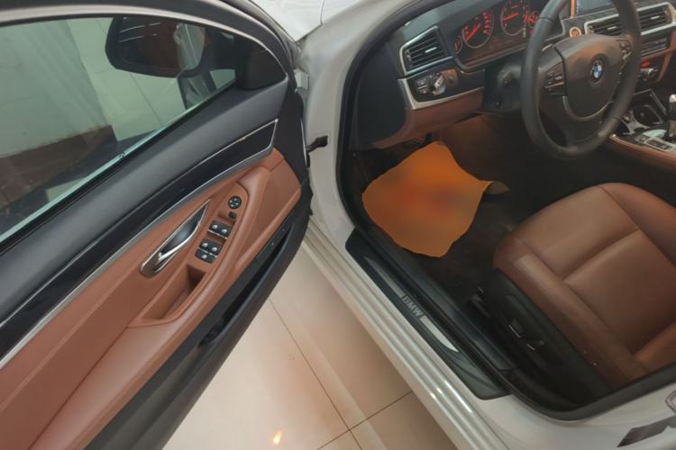 Used BMW 5 Series 2015 520i Elegant Edition Driver Seat