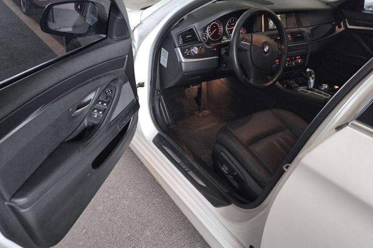 Used BMW 5 Series 2015 520i Elegant Edition Driver Seat
