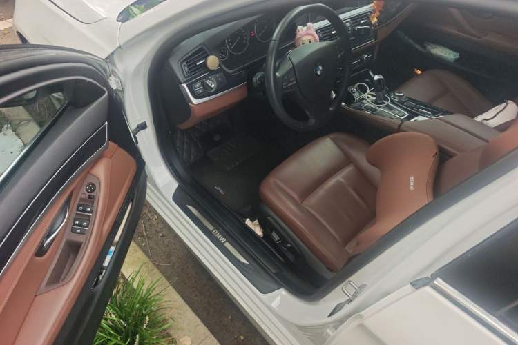 Used BMW 5 Series 2015 520i Elegant Edition Driver Seat
