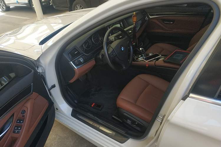 Used BMW 5 Series 2015 520i Elegant Edition Driver Seat