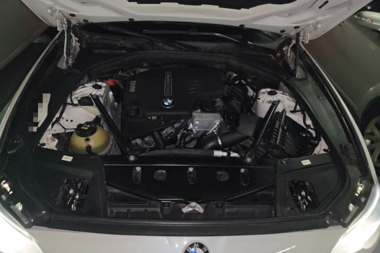 Used BMW 5 Series 2015 520i Elegant Edition Engine Bay