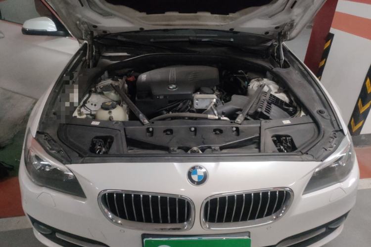 Used BMW 5 Series 2015 520i Elegant Edition Engine Bay