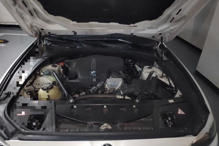 Used BMW 5 Series 2015 520i Elegant Edition Engine Bay