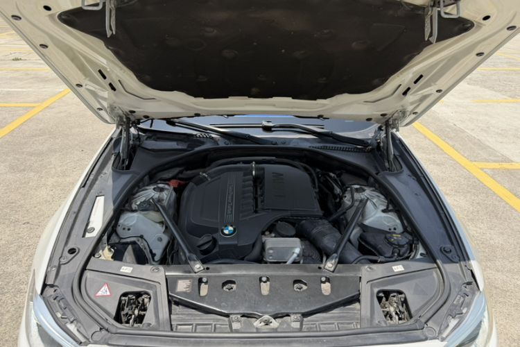Used BMW 5 Series 2015 535Li Leading Model Engine Bay