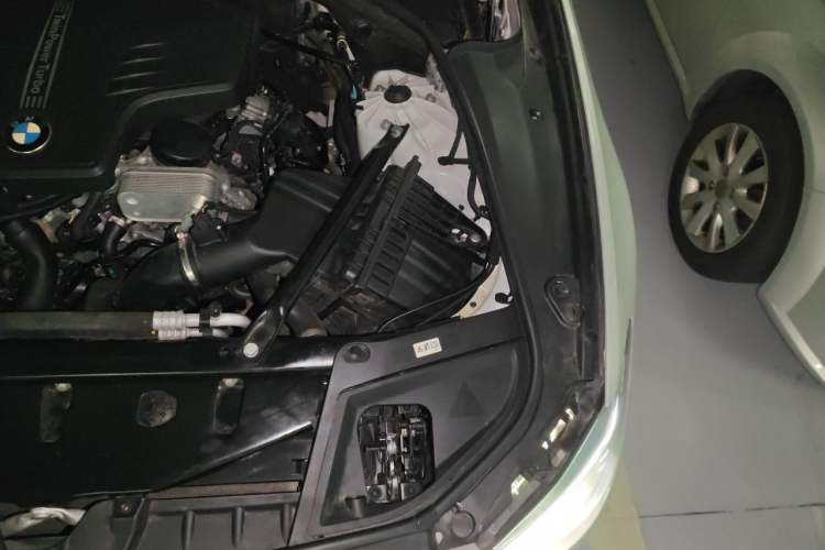 Used BMW 5 Series 2015 520i Elegant Edition Engine Bay Left