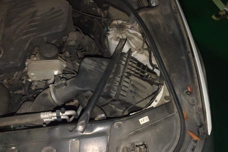 Used BMW 5 Series 2015 520i Elegant Edition Engine Bay Left
