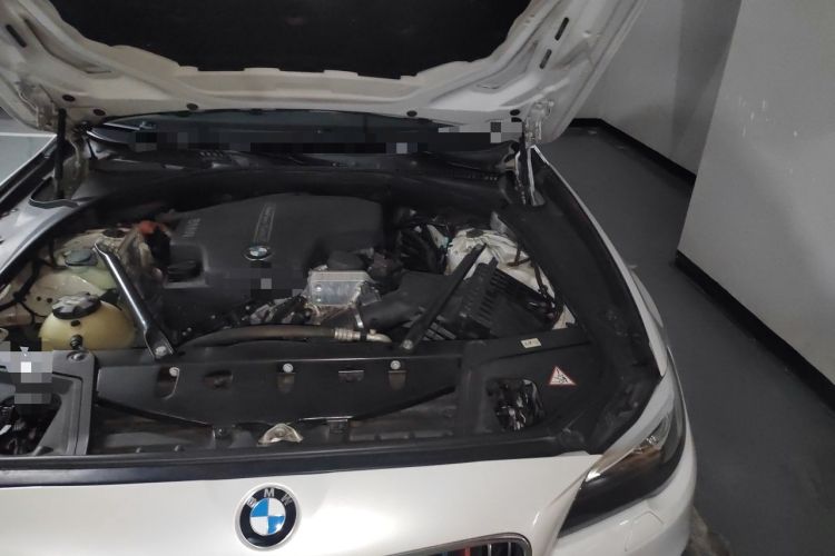 Used BMW 5 Series 2015 520i Elegant Edition Engine Bay Left