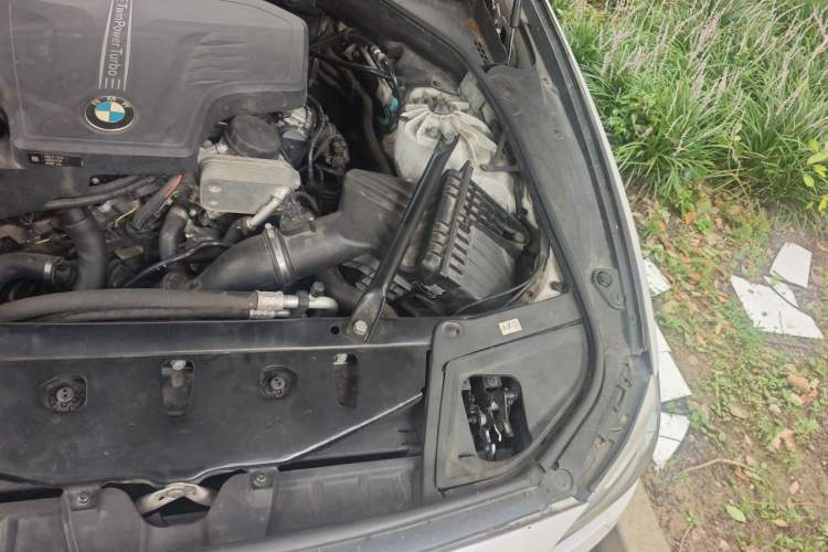 Used BMW 5 Series 2015 520i Elegant Edition Engine Bay Left