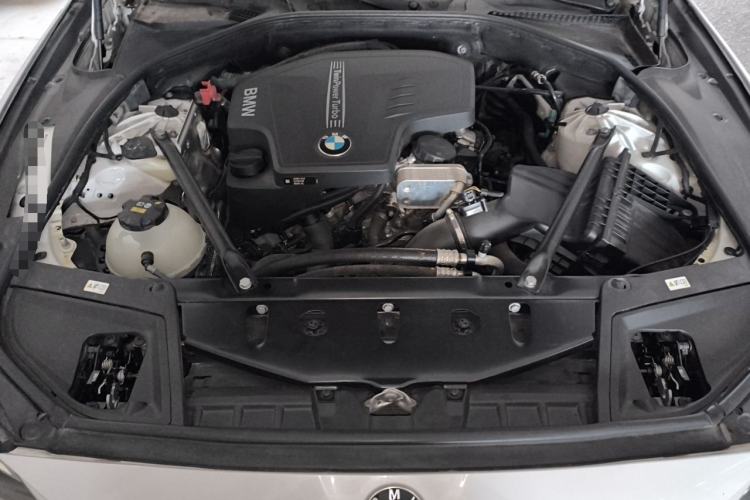 Used BMW 5 Series 2015 520i Elegant Edition Engine Bay