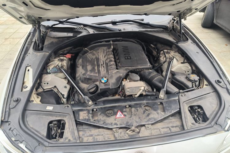 Used BMW 5 Series 2015 535Li Leading Model Engine Bay