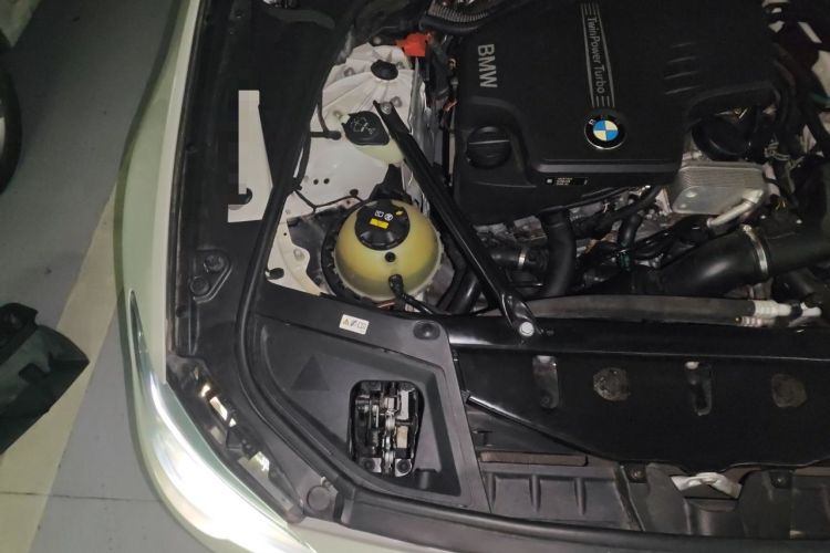 Used BMW 5 Series 2015 520i Elegant Edition Engine Bay Right