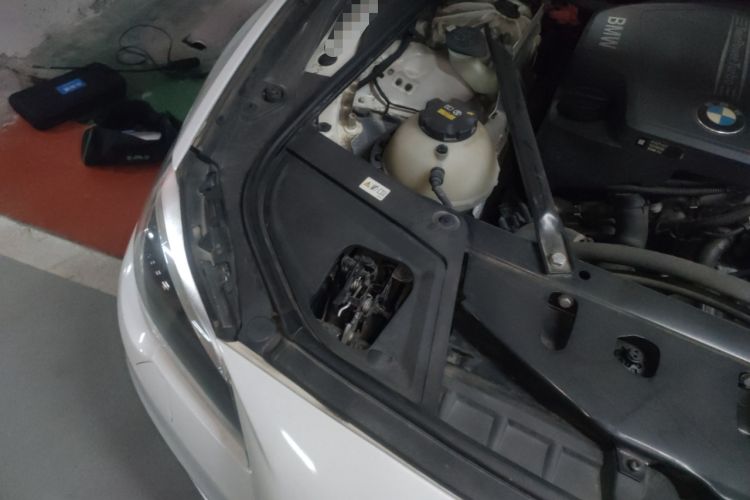 Used BMW 5 Series 2015 520i Elegant Edition Engine Bay Right