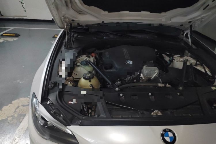 Used BMW 5 Series 2015 520i Elegant Edition Engine Bay Right
